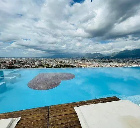 Lägenhet Deluxe Flat With Garden_tirana